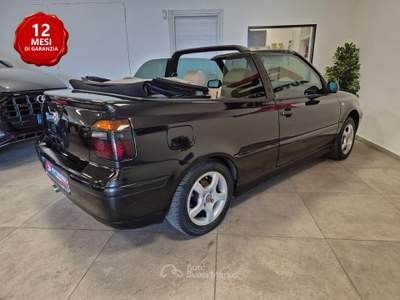 Volkswagen Golf Cabriolet 1.6 cat Karmann Nero usata Casalgrande