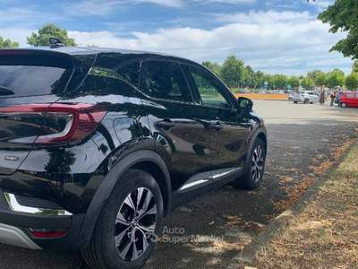 Renault Captur full hibrid  Nero usata Alpignano