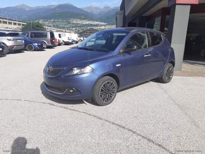 Lancia Ypsilon Ypsilon 1.0 FireFly 5p.S&S Hybryd Gold Blu/Azzurro usata Scurelle