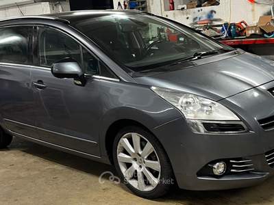 Peugeot 5008 1.6 HDI - CAMBIO AUTOMATICO - 7 POSTI - 112 CV Grigio usata Varese
