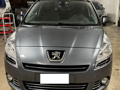 Peugeot 5008 1.6 HDI - CAMBIO AUTOMATICO - 7 POSTI - 112 CV Grigio usata Varese