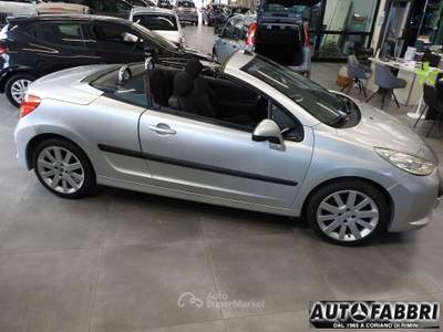 Peugeot 207 HDi 110CV FAP CC Féline Argento usata CORIANO
