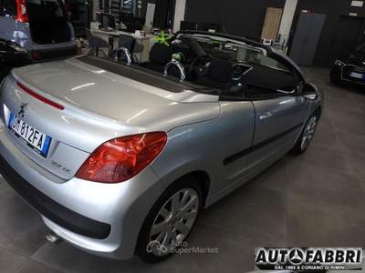 Peugeot 207 HDi 110CV FAP CC Féline Argento usata CORIANO