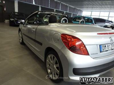 Peugeot 207 HDi 110CV FAP CC Féline Argento usata CORIANO