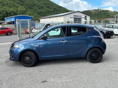 Lancia Ypsilon 1.0 FireFly 5p S&S Hybrid Silver Blu/Azzurro usata Lauria
