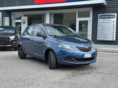 Lancia Ypsilon 1.0 FireFly 5p S&S Hybrid Silver Blu/Azzurro usata Lauria