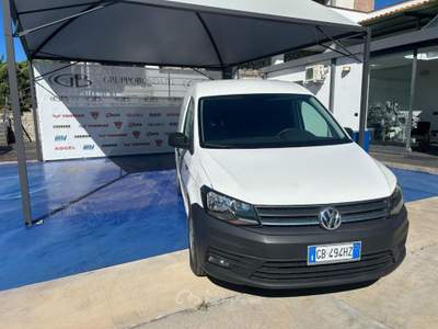 Volkswagen Caddy 2.0 TDI 102 CV Comfortline Bianco usata Lariano