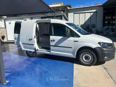 Volkswagen Caddy 2.0 TDI 102 CV Comfortline Bianco usata Lariano