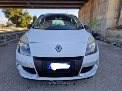 Renault Scénic Scenic Scénic XMod 1.5 dCi 110CV Start&Stop Live Bianco usata Gravina in Puglia