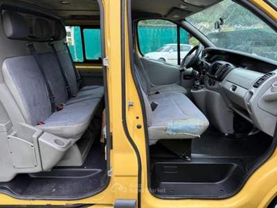 Renault Trafic T27 2.5 dCi/140 PC-TN Combi Conf. Giallo usata VALDAGNO
