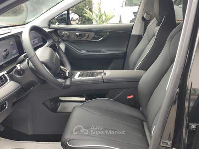 Omoda 5 Premium 1.5 Hybrid/Benz 224 CV C. Automatico Bianco usata MONOPOLI