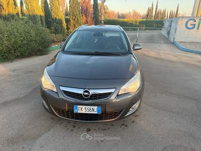 Opel Astra Sportourer Grigio usata Mesagne