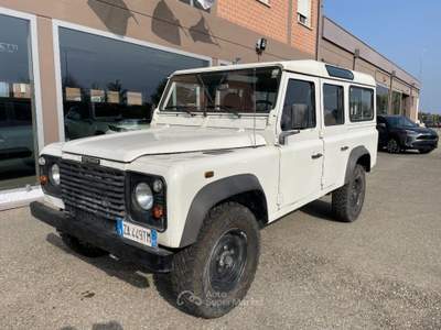 Land Rover Defender Defender 110 2.5 Td5 cat S.W. SE Bianco usata Scandiano