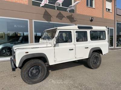 Land Rover Defender Defender 110 2.5 Td5 cat S.W. SE Bianco usata Scandiano