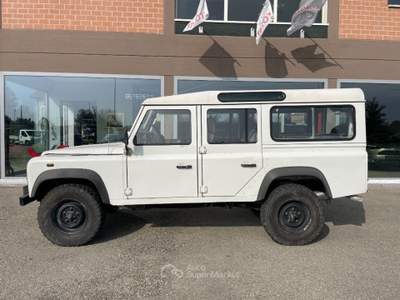 Land Rover Defender Defender 110 2.5 Td5 cat S.W. SE Bianco usata Scandiano
