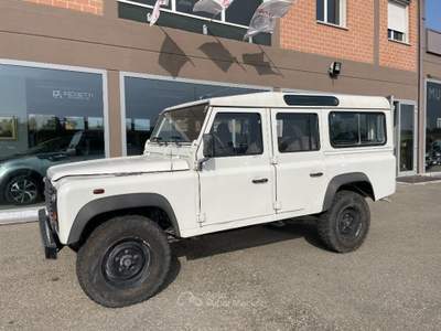 Land Rover Defender Defender 110 2.5 Td5 cat S.W. SE Bianco usata Scandiano