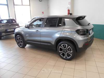 Jeep Avenger auto km0 Grigio usata Novara