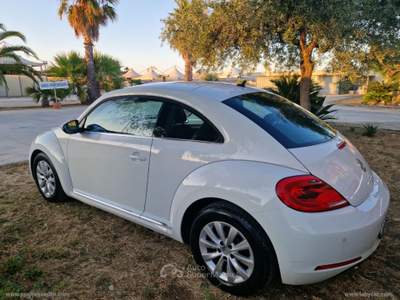 Volkswagen Maggiolino Maggiolino 2.0 TDI Design BMT Bianco usata Latiano