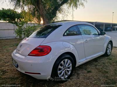Volkswagen Maggiolino Maggiolino 2.0 TDI Design BMT Bianco usata Latiano