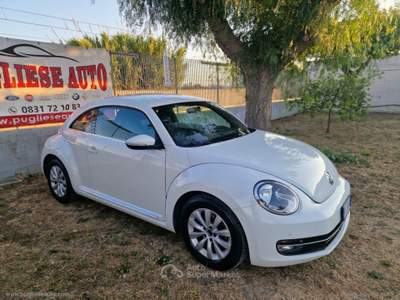 Volkswagen Maggiolino Maggiolino 2.0 TDI Design BMT Bianco usata Latiano
