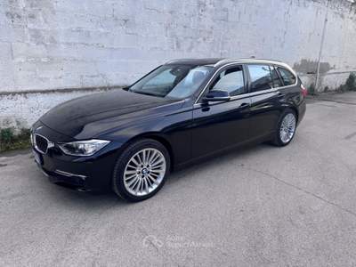BMW Serie 3 320d 320 320d Touring Luxury Nero usata MOLFETTA