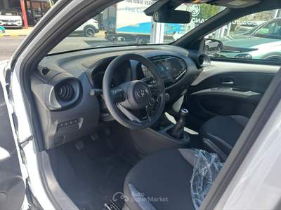 Toyota Aygo X my24 5 porte ACTIVE 1,0 VVT-i 5 marce Manuale Bianco usata Novi Ligure