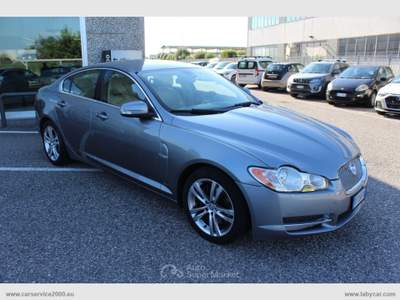 Jaguar XF XF 2.7D V6 Premium Luxury SOLO PER COMMERCIANTI Grigio usata San Paolo