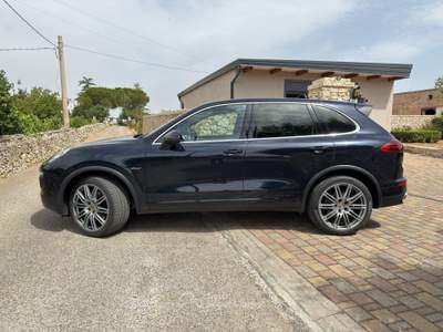 Porsche Cayenne 3.0 Diesel Tiptronic 250 cv Blu/Azzurro usata SANTERAMO IN COLLE