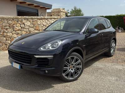 Porsche Cayenne 3.0 Diesel Tiptronic 250 cv Blu/Azzurro usata SANTERAMO IN COLLE