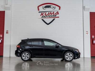 Volkswagen Golf 1.0 TSI 90cv EVO life ok neopatentati Nero usata Cinisello Balsamo