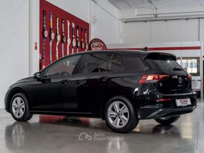 Volkswagen Golf 1.0 TSI 90cv EVO life ok neopatentati Nero usata Cinisello Balsamo