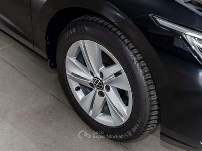 Volkswagen Golf 1.0 TSI 90cv EVO life ok neopatentati Nero usata Cinisello Balsamo
