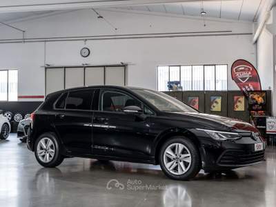 Volkswagen Golf 1.0 TSI 90cv EVO life ok neopatentati Nero usata Cinisello Balsamo