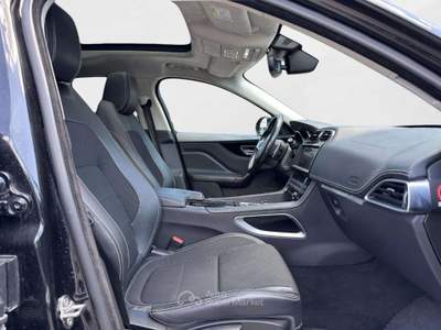 Jaguar F-Pace 2.0 D 240 CV AWD aut. R-Sport Nero usata Monteriggioni