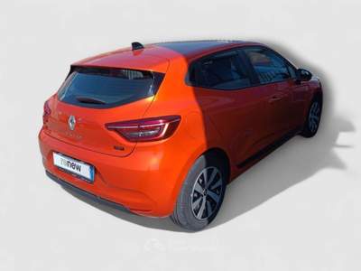 Renault Clio Full Hybrid E-Tech 140 CV 5 porte Zen Arancione usata Pisa