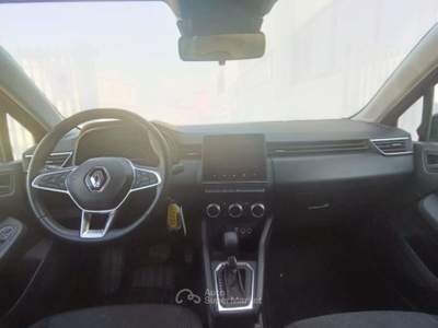 Renault Clio Full Hybrid E-Tech 140 CV 5 porte Zen Arancione usata Pisa