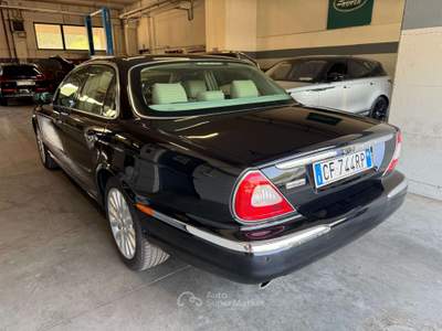 Jaguar XJ 4.2 V8 Executive Nero usata Cremona