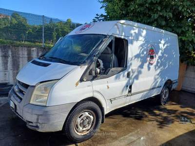Ford Transit/Tourneo/Bus Mezzo incidentato, motore, cambio,radiatore sono aposto! usata Santa Giuletta