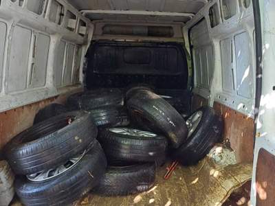 Ford Transit/Tourneo/Bus Mezzo incidentato, motore, cambio,radiatore sono aposto! usata Santa Giuletta