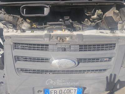 Ford Transit/Tourneo/Bus Mezzo incidentato, motore, cambio,radiatore sono aposto! usata Santa Giuletta