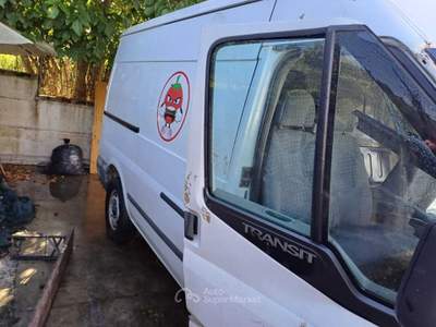 Ford Transit/Tourneo/Bus Mezzo incidentato, motore, cambio,radiatore sono aposto! usata Santa Giuletta