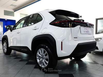 Toyota Yaris Cross 1.5 E-CVT HYBRID 116 CV ACTIVE Bianco usata Carlentini