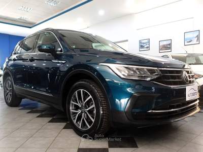 Volkswagen Tiguan 2.0 TDI 150 CV DSG LIFE Blu/Azzurro usata Carlentini