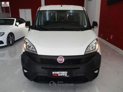 Fiat Doblò cargo combi 1.3 m.jet 16V N1 95CV Bianco usata Vittoria