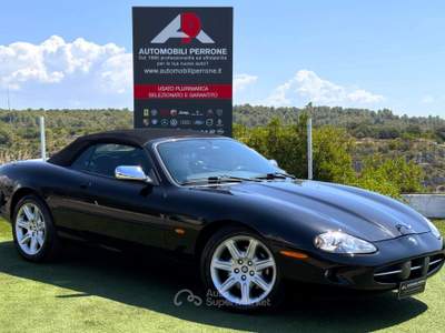 Jaguar XK 4.0i V8 Convertibile Nero usata Castellaneta