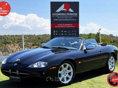 Jaguar XK 4.0i V8 Convertibile Nero usata Castellaneta