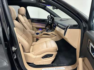 Porsche Cayenne Cayenne 3.0 V6 E-Hybrid Platinum Edition Grigio usata Verbania