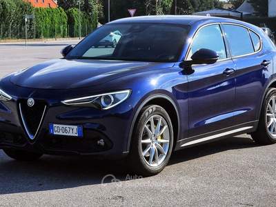 Alfa Romeo Stelvio STELVIO 2.2 Turbo muore 190CV Executive AT8 RWD Blu/Azzurro usata Campodarsego