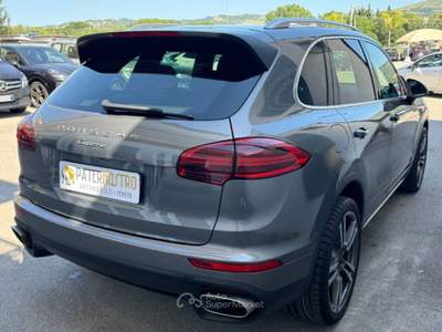 Porsche Cayenne Cayenne 3.0 Platinum Edition tiptronic Grigio usata Senise