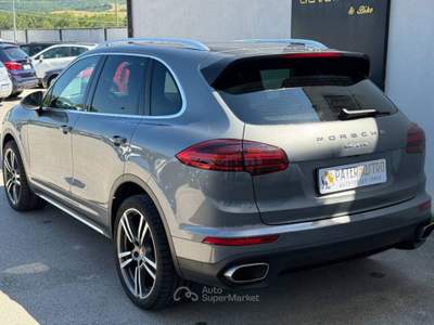 Porsche Cayenne Cayenne 3.0 Platinum Edition tiptronic Grigio usata Senise